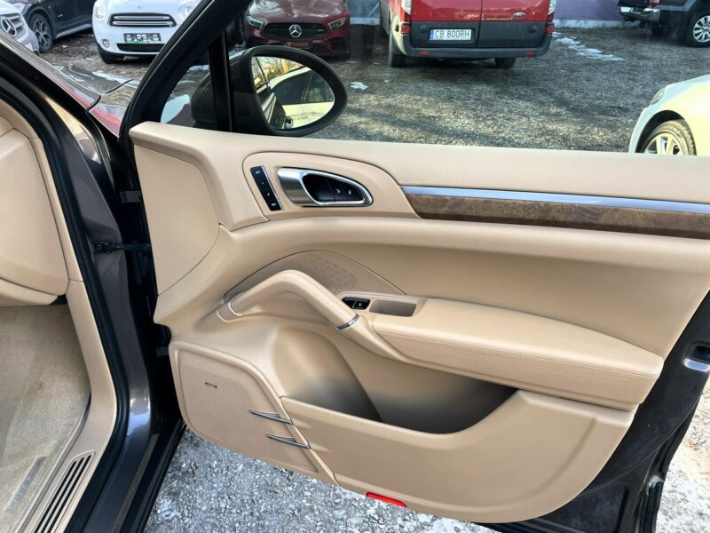 Porsche Cayenne LED, Klima, Navi, Tempomat, 4x4, Wentyle, BOSE, Szyberdach,Martwe Pole II (2010-)