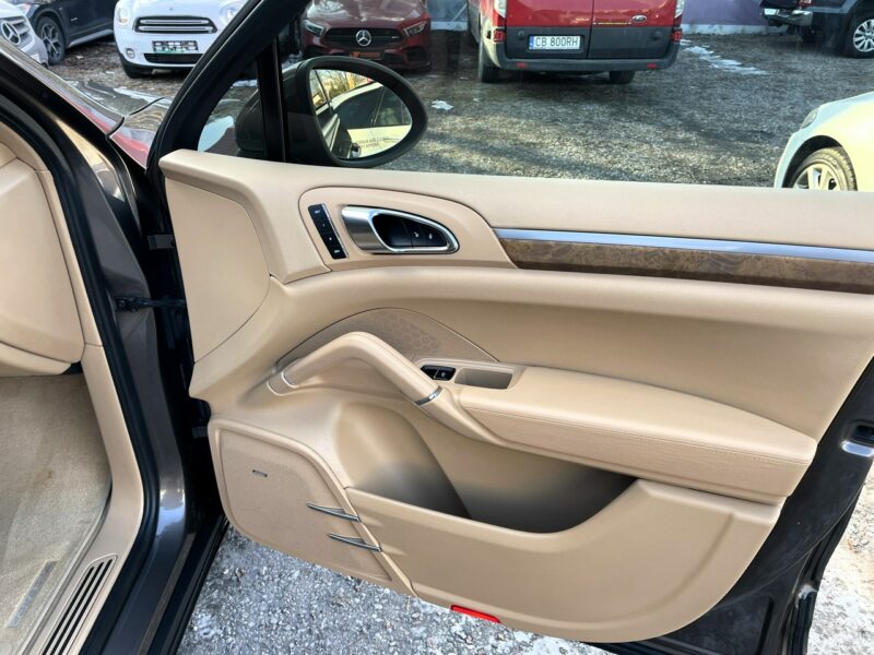 Porsche Cayenne LED, Klima, Navi, Tempomat, 4x4, Wentyle, BOSE, Szyberdach,Martwe Pole II (2010-)