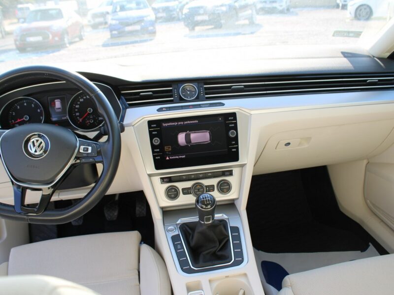 Volkswagen Passat ESSENCE LED Salon Polska Gwarancja B8 (2014-2023)