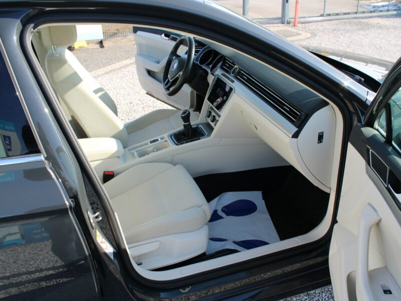 Volkswagen Passat ESSENCE LED Salon Polska Gwarancja B8 (2014-2023)