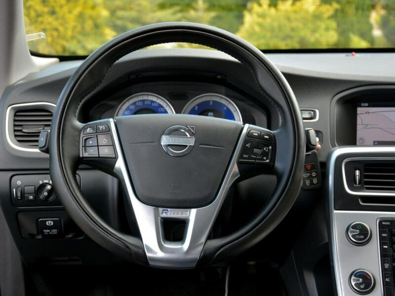 Volvo S60 R-Design Duża Navi Skóry Led 2xParktronic Alu 18"ASO Volvo Nowe opony II (2010-)