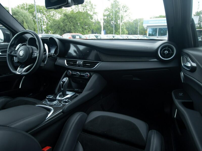 Alfa Romeo Giulia 2.0 Turbo/280 KM Veloce TI Q4 Salon PL Fv23% PO3VX16