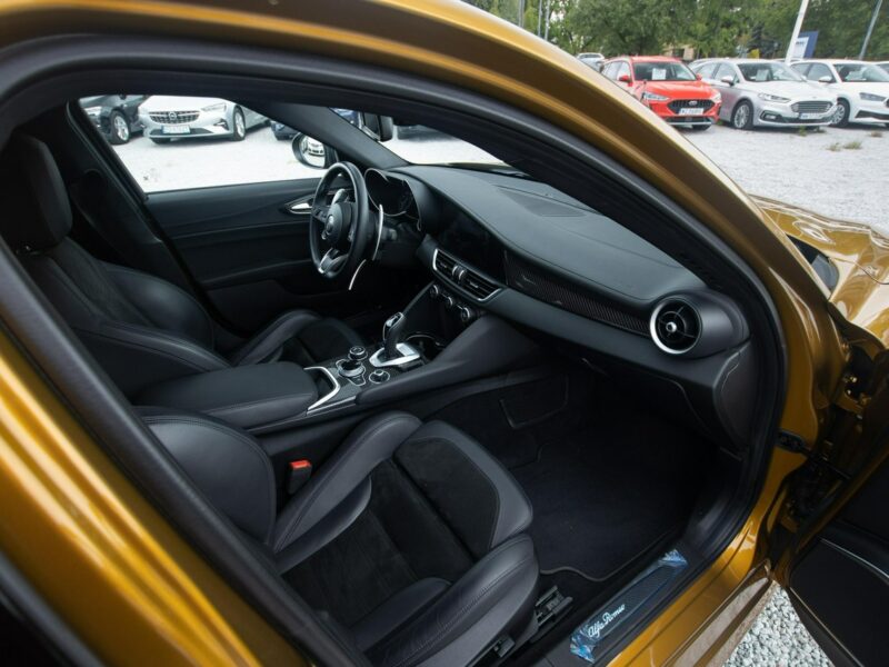 Alfa Romeo Giulia 2.0 Turbo/280 KM Veloce TI Q4 Salon PL Fv23% PO3VX16