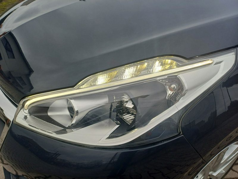 Peugeot 208 1.2 Parktronic I (2012-2019)
