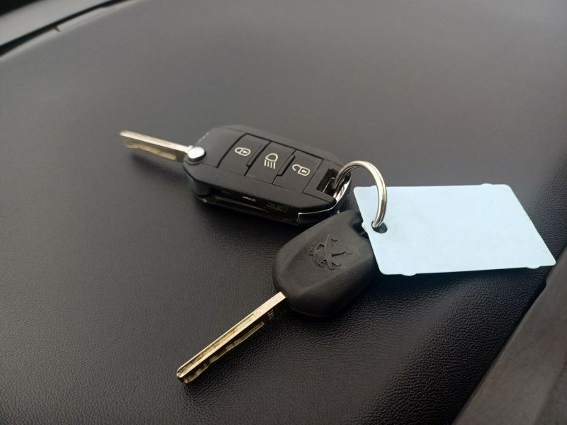 Peugeot 208 1.2 Parktronic I (2012-2019)