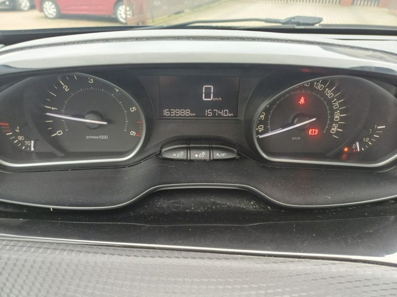Peugeot 208 1.6 BlueHDi 100 KM Klimatronic Kamera Cofania I (2012-2019)
