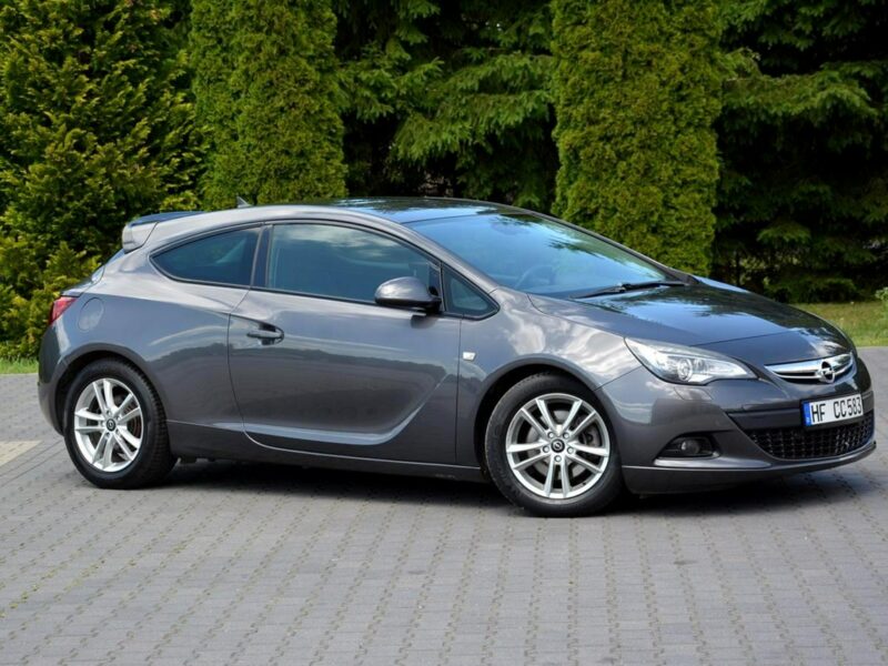 Opel Astra GTC Innovation bi-Xenon Ledy Navi 2xParktr. Alu17 Aso Opel J (2009-2019)