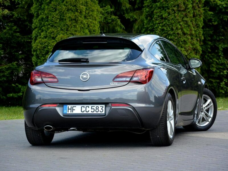 Opel Astra GTC Innovation bi-Xenon Ledy Navi 2xParktr. Alu17 Aso Opel J (2009-2019)