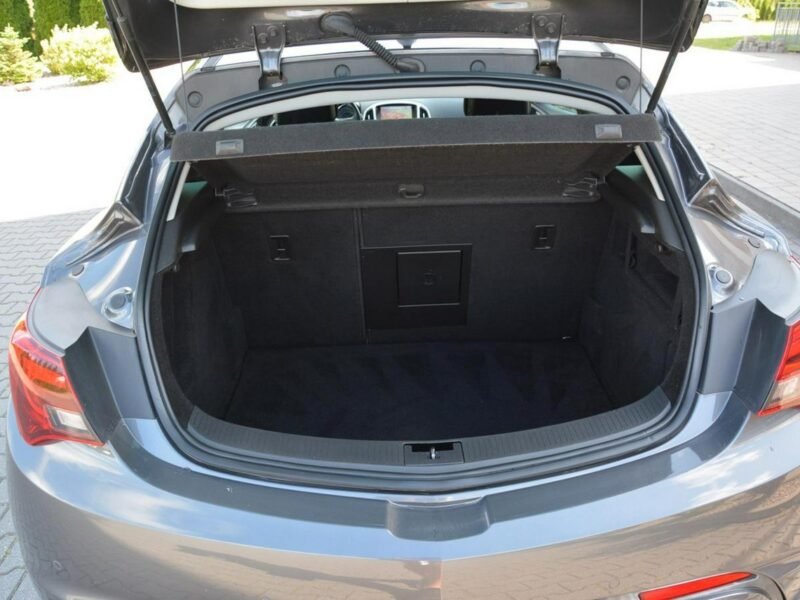 Opel Astra GTC Innovation bi-Xenon Ledy Navi 2xParktr. Alu17 Aso Opel J (2009-2019)