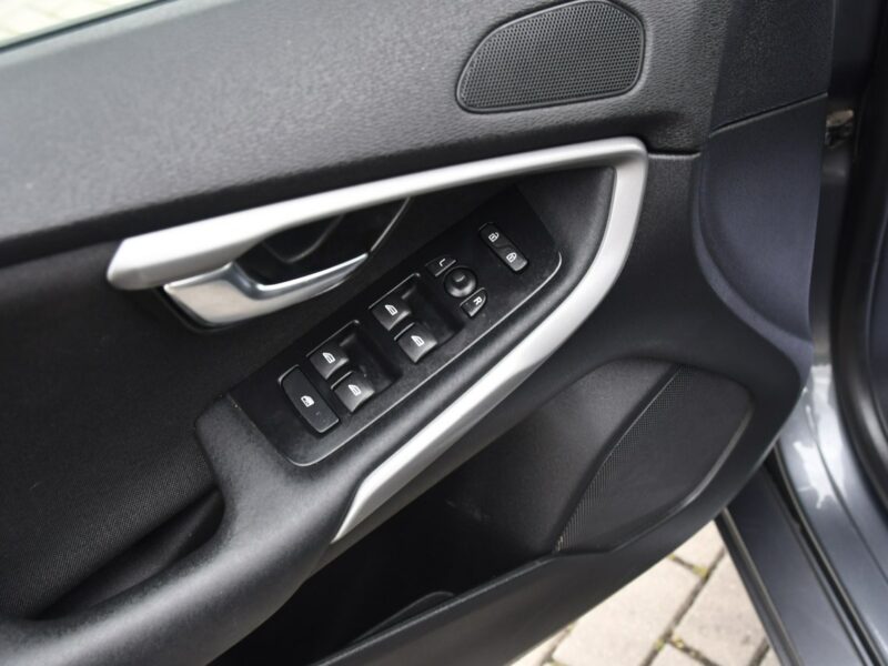 Volvo V40 1,6hdi Serwis-Full. Navi,Ledy.2 Kompl.Kół.Tempomat.Hak.Kredyt.GWAR II (2012-)