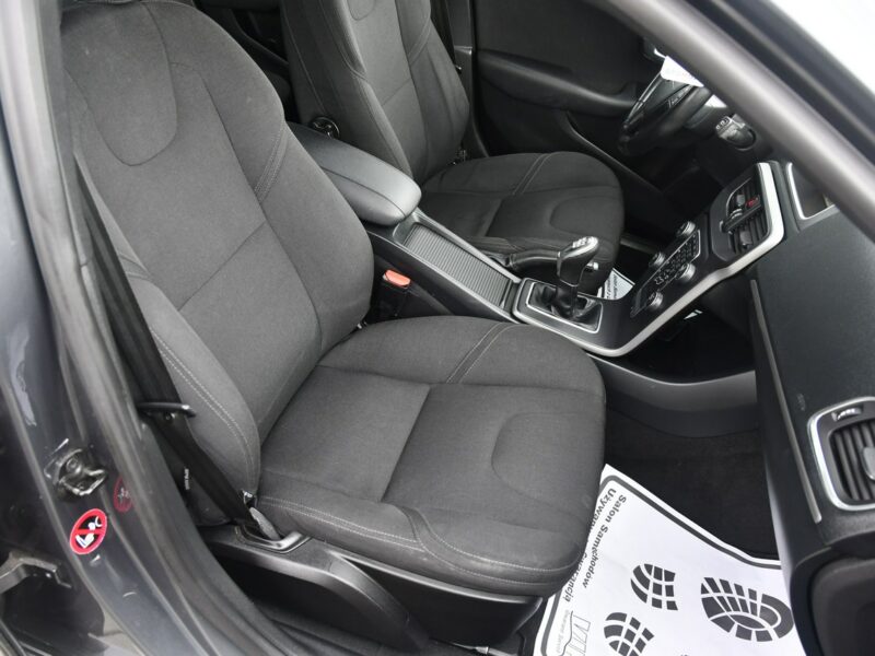 Volvo V40 1,6hdi Serwis-Full. Navi,Ledy.2 Kompl.Kół.Tempomat.Hak.Kredyt.GWAR II (2012-)