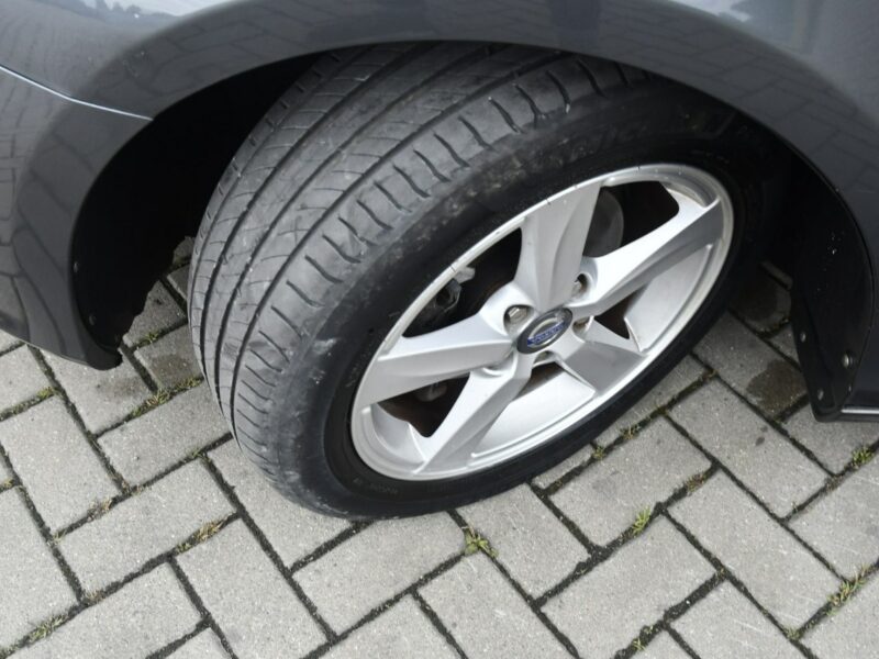 Volvo V40 1,6hdi Serwis-Full. Navi,Ledy.2 Kompl.Kół.Tempomat.Hak.Kredyt.GWAR II (2012-)