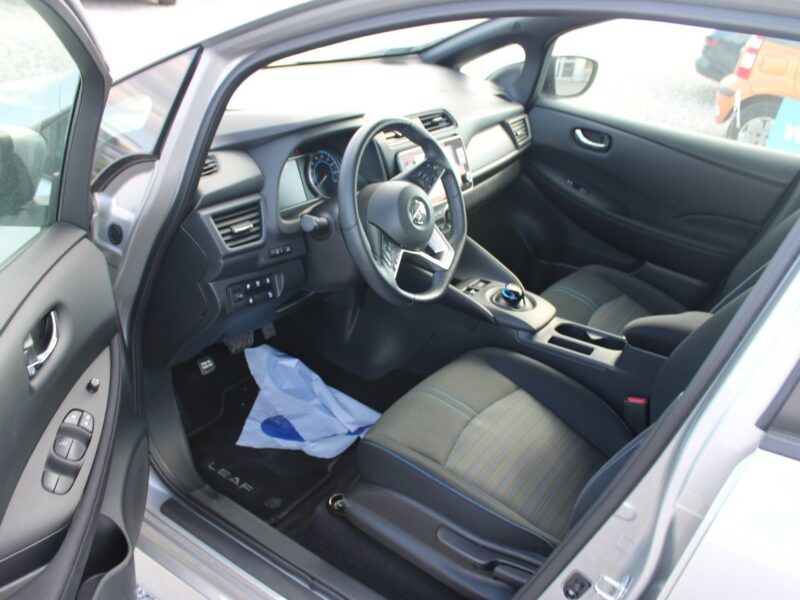 Nissan Leaf 40khw Acenta 6.6 Kw 150HP