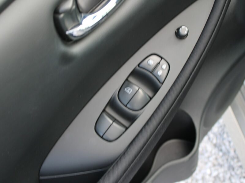 Nissan Leaf 40khw Acenta 6.6 Kw 150HP