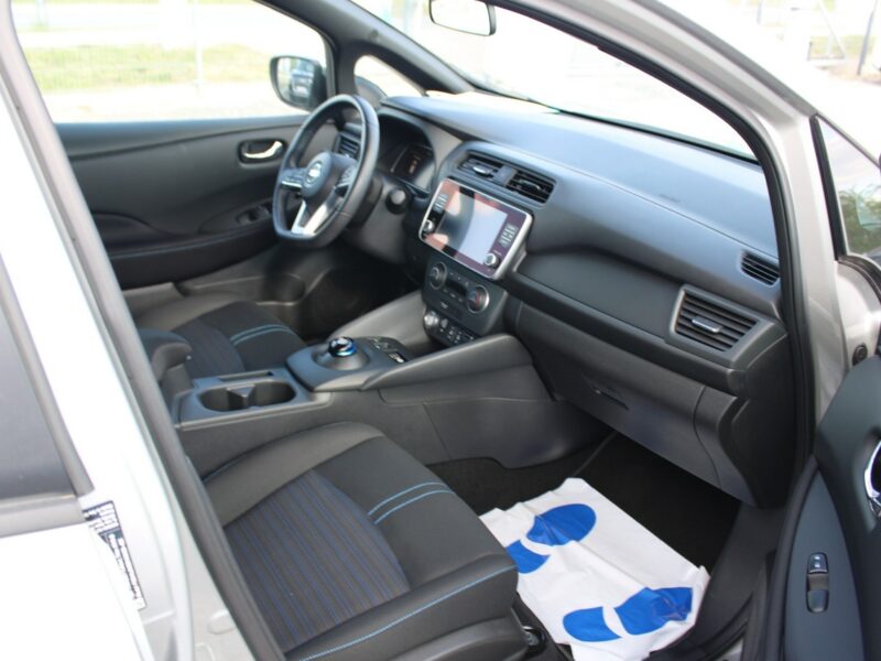 Nissan Leaf 40khw Acenta 6.6 Kw 150HP