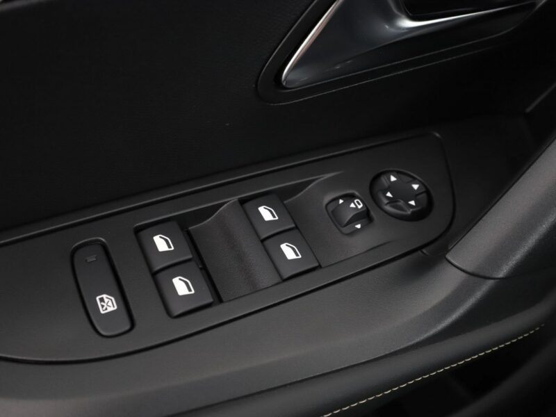 Peugeot 2008 Sport full LED navi klima auto kamery virtual cocpit półskóra II (2019-)