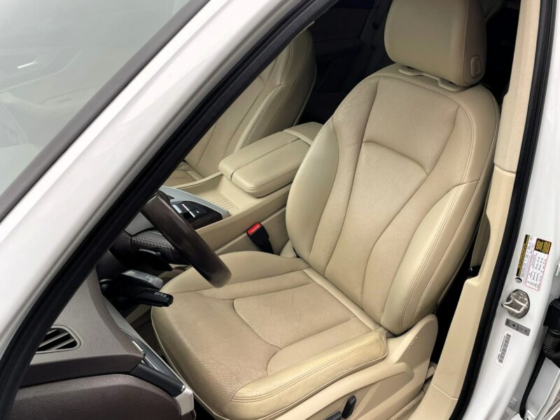 Audi Q7 7-Osobowa, 4x4, HAK, LED, Klima, Navi, Tempomat, Asystent, Wentyle,USB III (2015-)