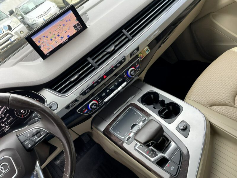 Audi Q7 7-Osobowa, 4x4, HAK, LED, Klima, Navi, Tempomat, Asystent, Wentyle,USB III (2015-)