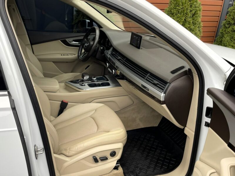 Audi Q7 7-Osobowa, 4x4, HAK, LED, Klima, Navi, Tempomat, Asystent, Wentyle,USB III (2015-)