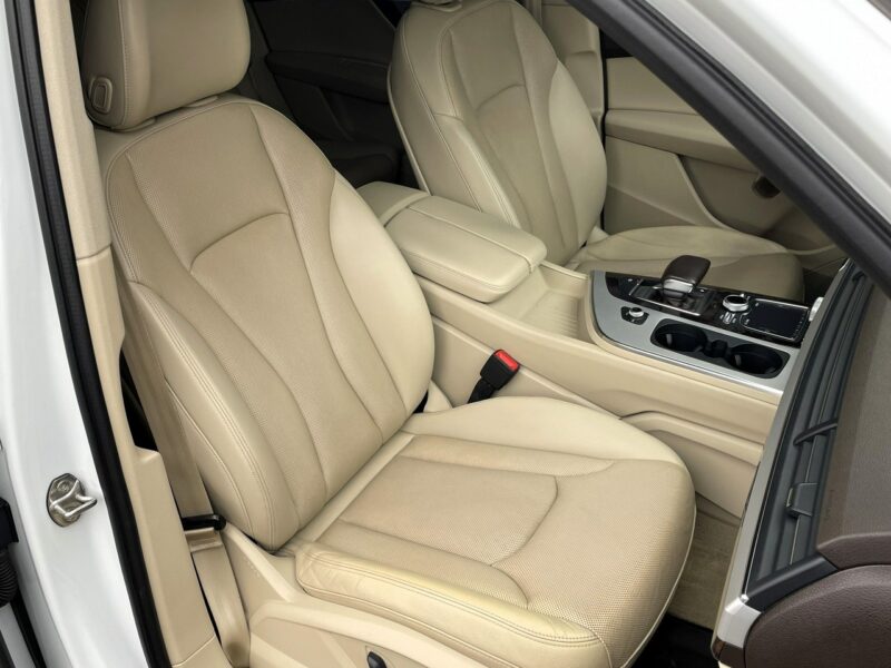 Audi Q7 7-Osobowa, 4x4, HAK, LED, Klima, Navi, Tempomat, Asystent, Wentyle,USB III (2015-)