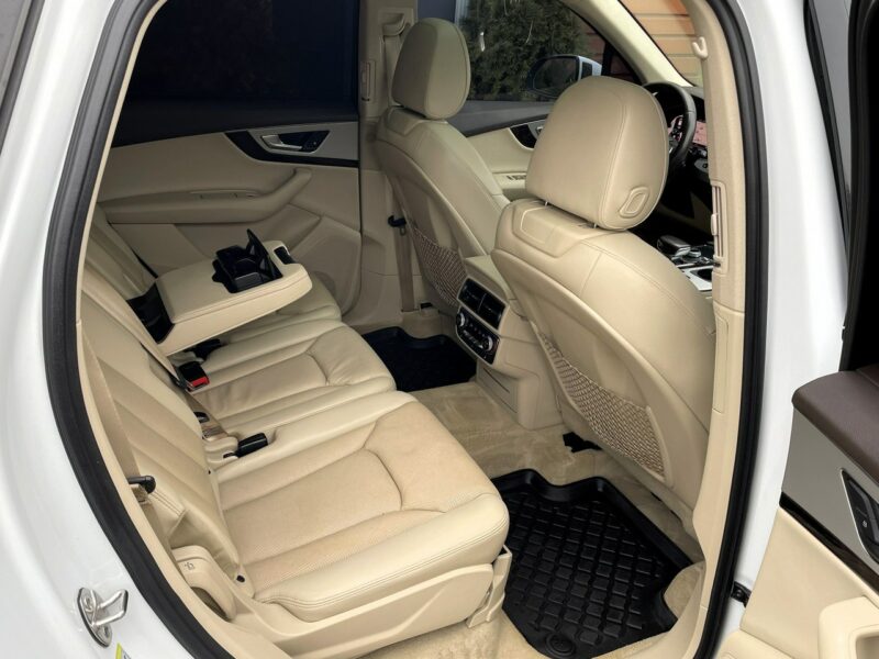 Audi Q7 7-Osobowa, 4x4, HAK, LED, Klima, Navi, Tempomat, Asystent, Wentyle,USB III (2015-)