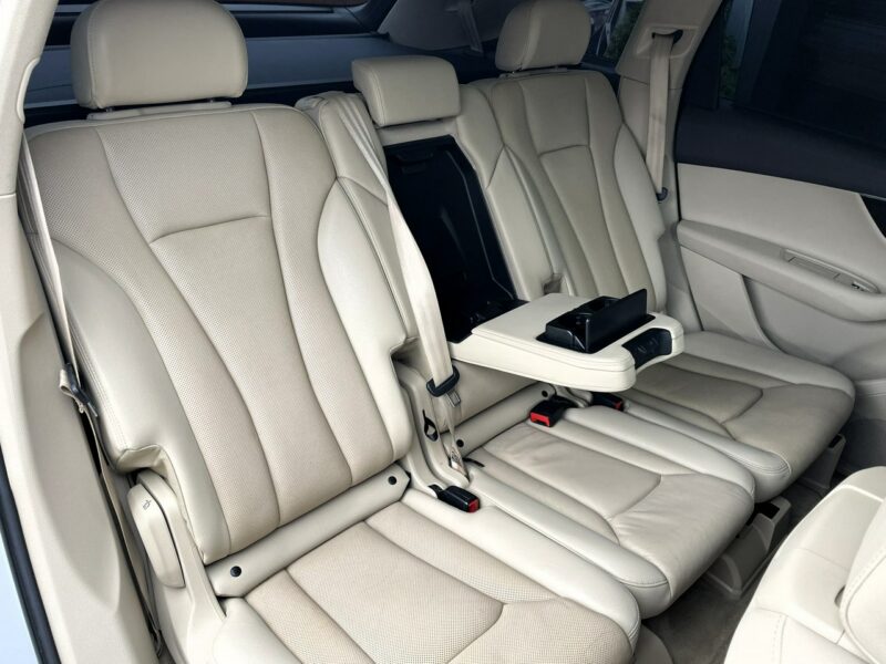 Audi Q7 7-Osobowa, 4x4, HAK, LED, Klima, Navi, Tempomat, Asystent, Wentyle,USB III (2015-)