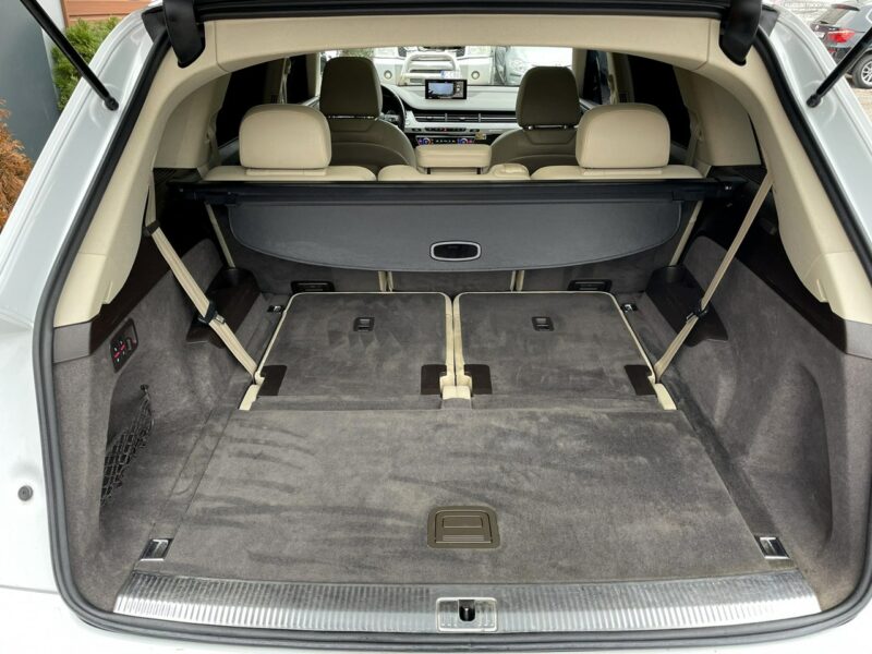 Audi Q7 7-Osobowa, 4x4, HAK, LED, Klima, Navi, Tempomat, Asystent, Wentyle,USB III (2015-)