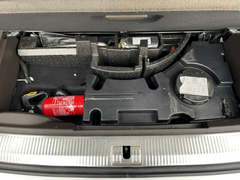Audi Q7 7-Osobowa, 4x4, HAK, LED, Klima, Navi, Tempomat, Asystent, Wentyle,USB III (2015-)