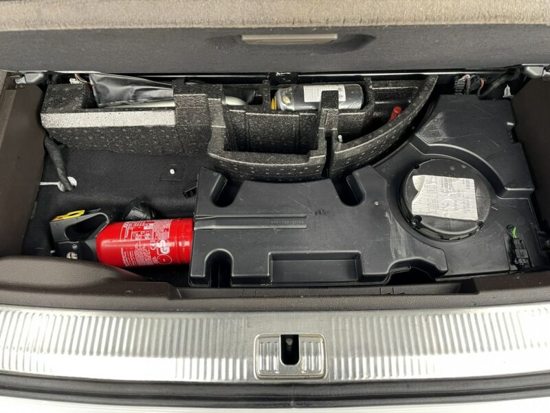 Audi Q7 7-Osobowa, 4x4, HAK, LED, Klima, Navi, Tempomat, Asystent, Wentyle,USB III (2015-)