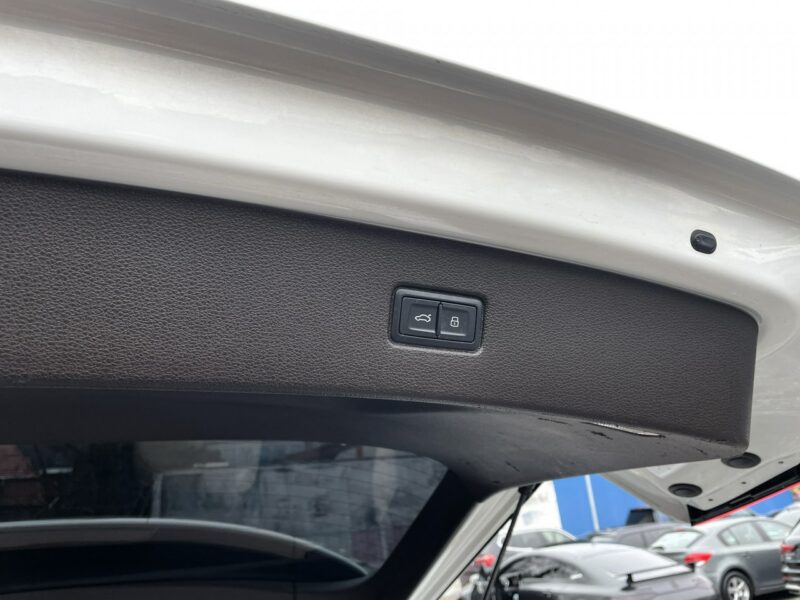 Audi Q7 7-Osobowa, 4x4, HAK, LED, Klima, Navi, Tempomat, Asystent, Wentyle,USB III (2015-)