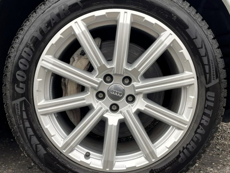 Audi Q7 7-Osobowa, 4x4, HAK, LED, Klima, Navi, Tempomat, Asystent, Wentyle,USB III (2015-)