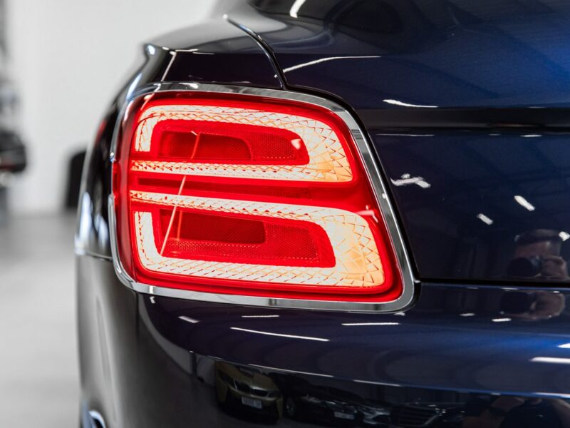 Bentley Continental Flying Spur V8. Gwarancja 04.2026. Bang & Olufsen. Head-Up. Masaże.