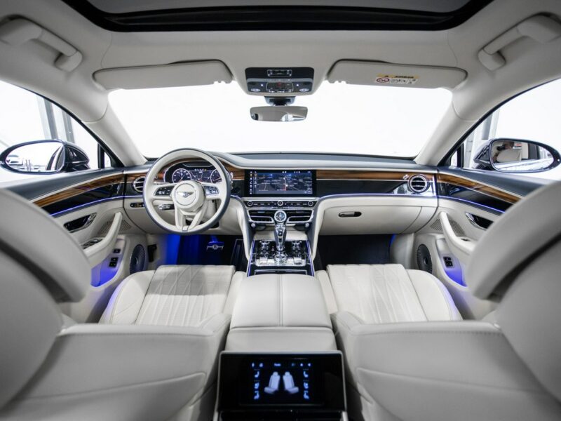 Bentley Continental Flying Spur V8. Gwarancja 04.2026. Bang & Olufsen. Head-Up. Masaże.