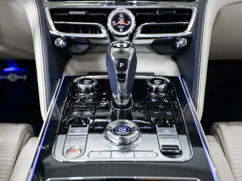 Bentley Continental Flying Spur V8. Gwarancja 04.2026. Bang & Olufsen. Head-Up. Masaże.