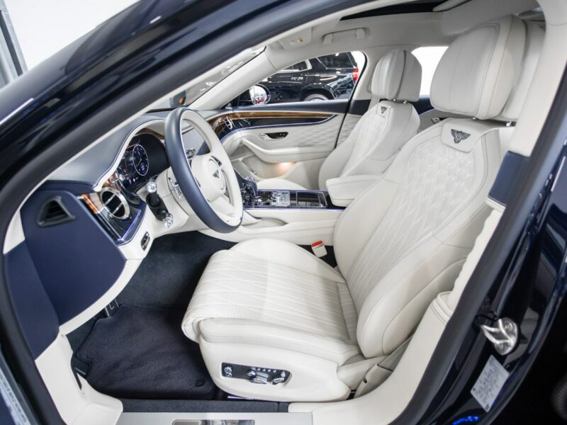 Bentley Continental Flying Spur V8. Gwarancja 04.2026. Bang & Olufsen. Head-Up. Masaże.