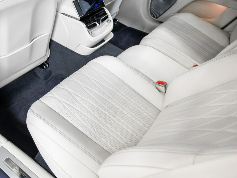 Bentley Continental Flying Spur V8. Gwarancja 04.2026. Bang & Olufsen. Head-Up. Masaże.
