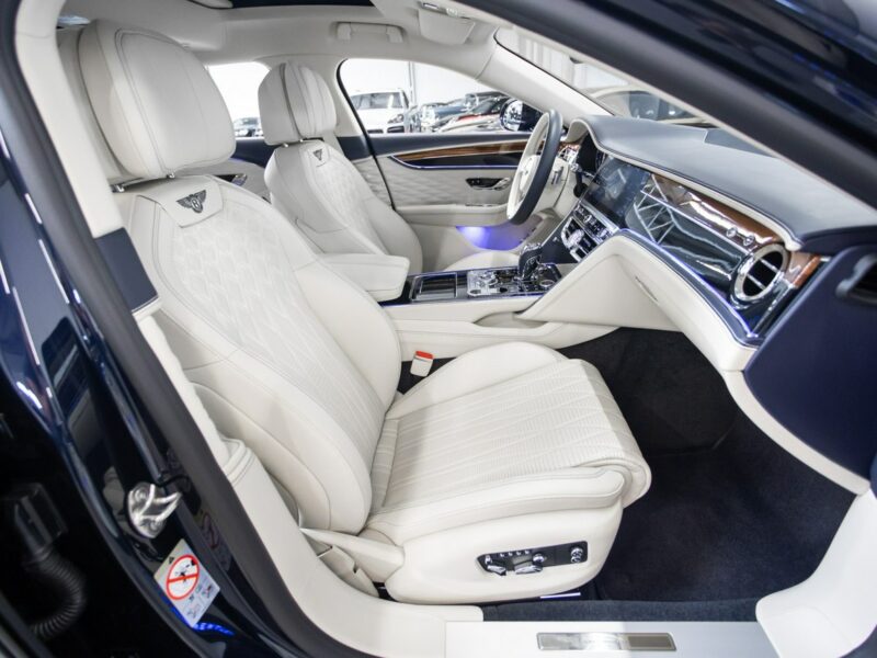 Bentley Continental Flying Spur V8. Gwarancja 04.2026. Bang & Olufsen. Head-Up. Masaże.
