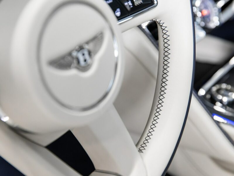 Bentley Continental Flying Spur V8. Gwarancja 04.2026. Bang & Olufsen. Head-Up. Masaże.