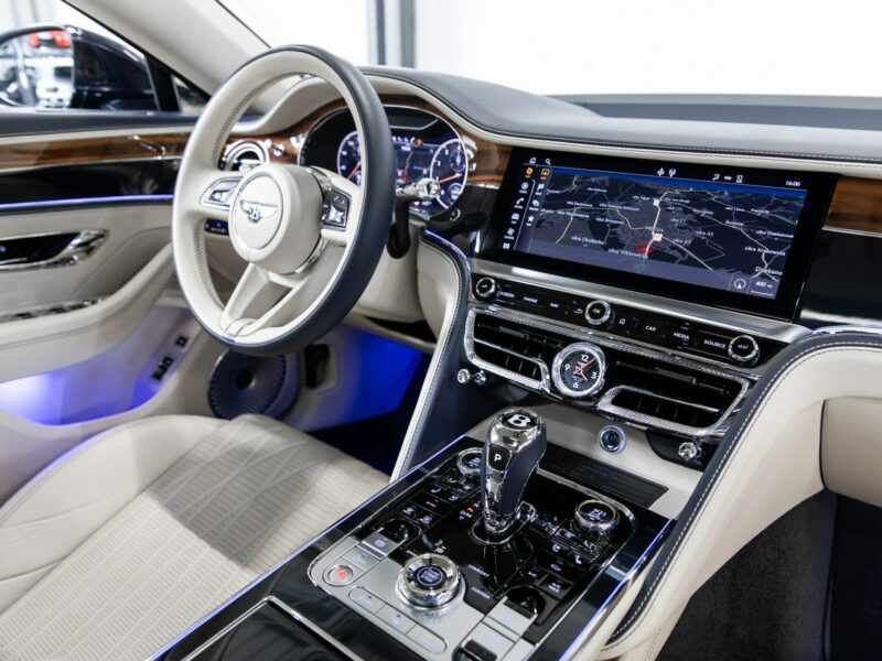 Bentley Continental Flying Spur V8. Gwarancja 04.2026. Bang & Olufsen. Head-Up. Masaże.