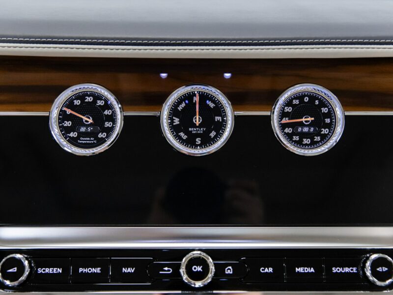 Bentley Continental Flying Spur V8. Gwarancja 04.2026. Bang & Olufsen. Head-Up. Masaże.