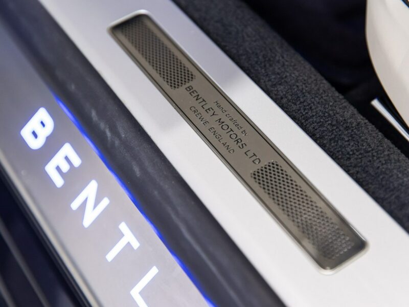 Bentley Continental Flying Spur V8. Gwarancja 04.2026. Bang & Olufsen. Head-Up. Masaże.