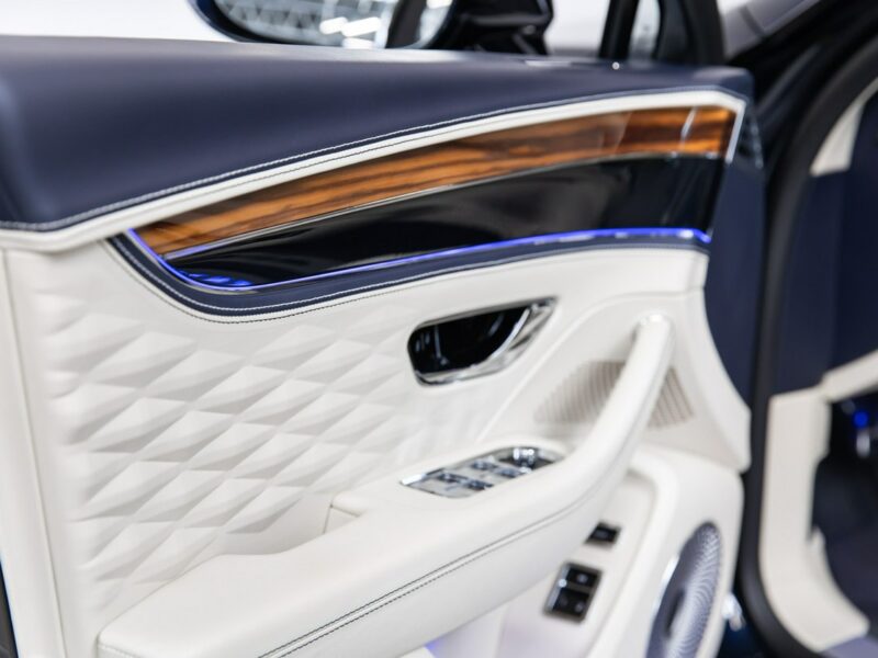 Bentley Continental Flying Spur V8. Gwarancja 04.2026. Bang & Olufsen. Head-Up. Masaże.