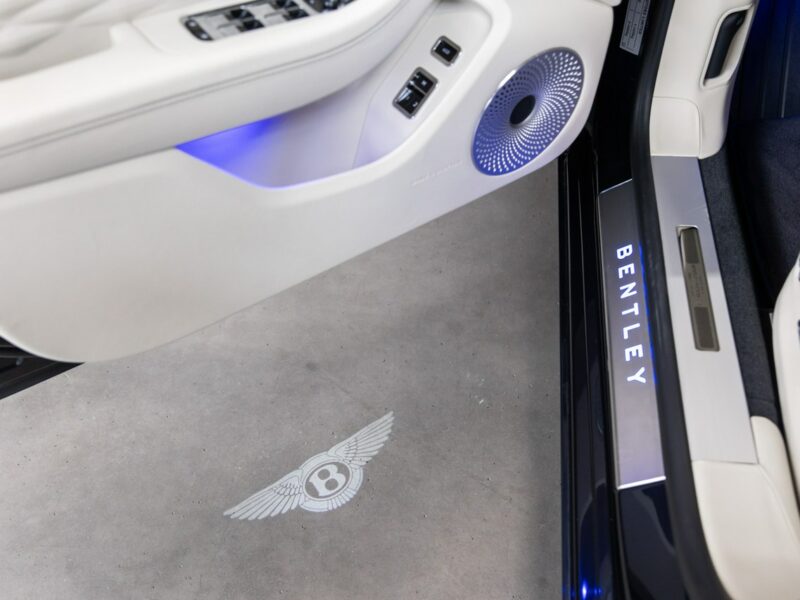 Bentley Continental Flying Spur V8. Gwarancja 04.2026. Bang & Olufsen. Head-Up. Masaże.