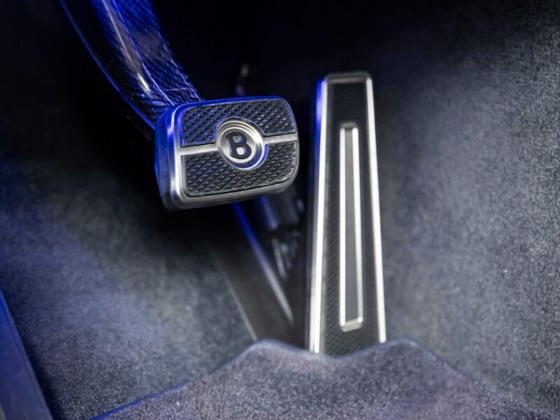 Bentley Continental Flying Spur V8. Gwarancja 04.2026. Bang & Olufsen. Head-Up. Masaże.