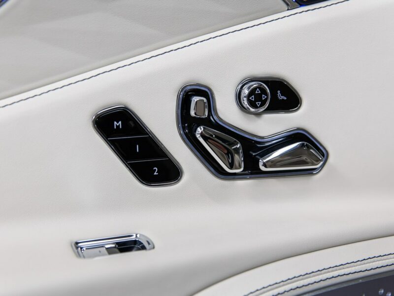 Bentley Continental Flying Spur V8. Gwarancja 04.2026. Bang & Olufsen. Head-Up. Masaże.