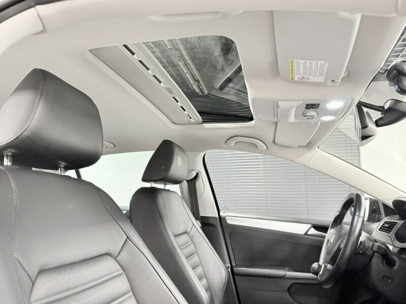 Volkswagen Jetta 1.4 TSI 150KM*DSG*BOSE*Navi*BiXenon*HIGHLINE*Klimatronic*Kamer*Łopatki A6 (2010-)