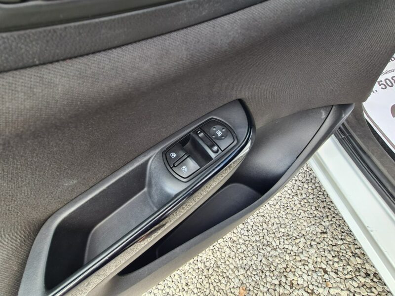Opel Corsa Salon PL GAZ Navi Klimatyzacja PDC Tempomat Komputer Zadbana E (2014-)