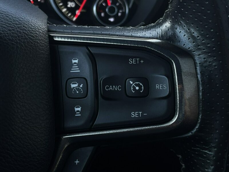 Dodge RAM Sport Kam360 Wentyle Panorama Radar Harman/Kardon IV (2009-2018)