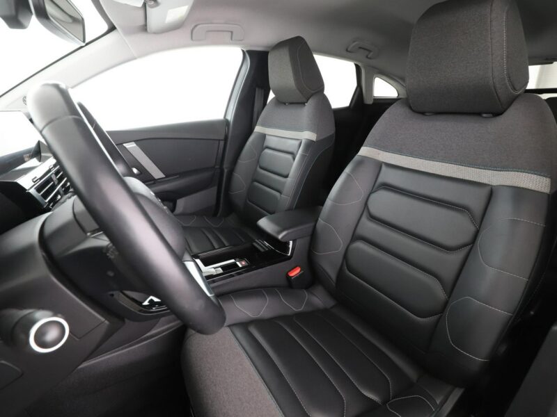 Citroen C4 Navi Kamera cofania Full LED Pół skóra Tempomat Bluetooth III (2020-)