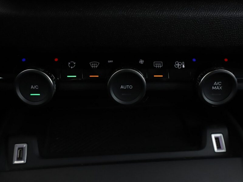 Citroen C4 Navi Kamera cofania Full LED Pół skóra Tempomat Bluetooth III (2020-)